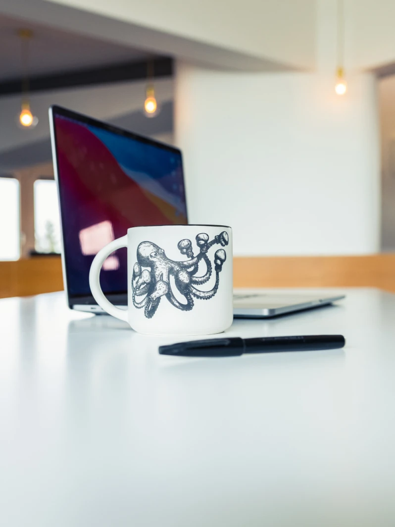 GGH MullenLowe Tasse